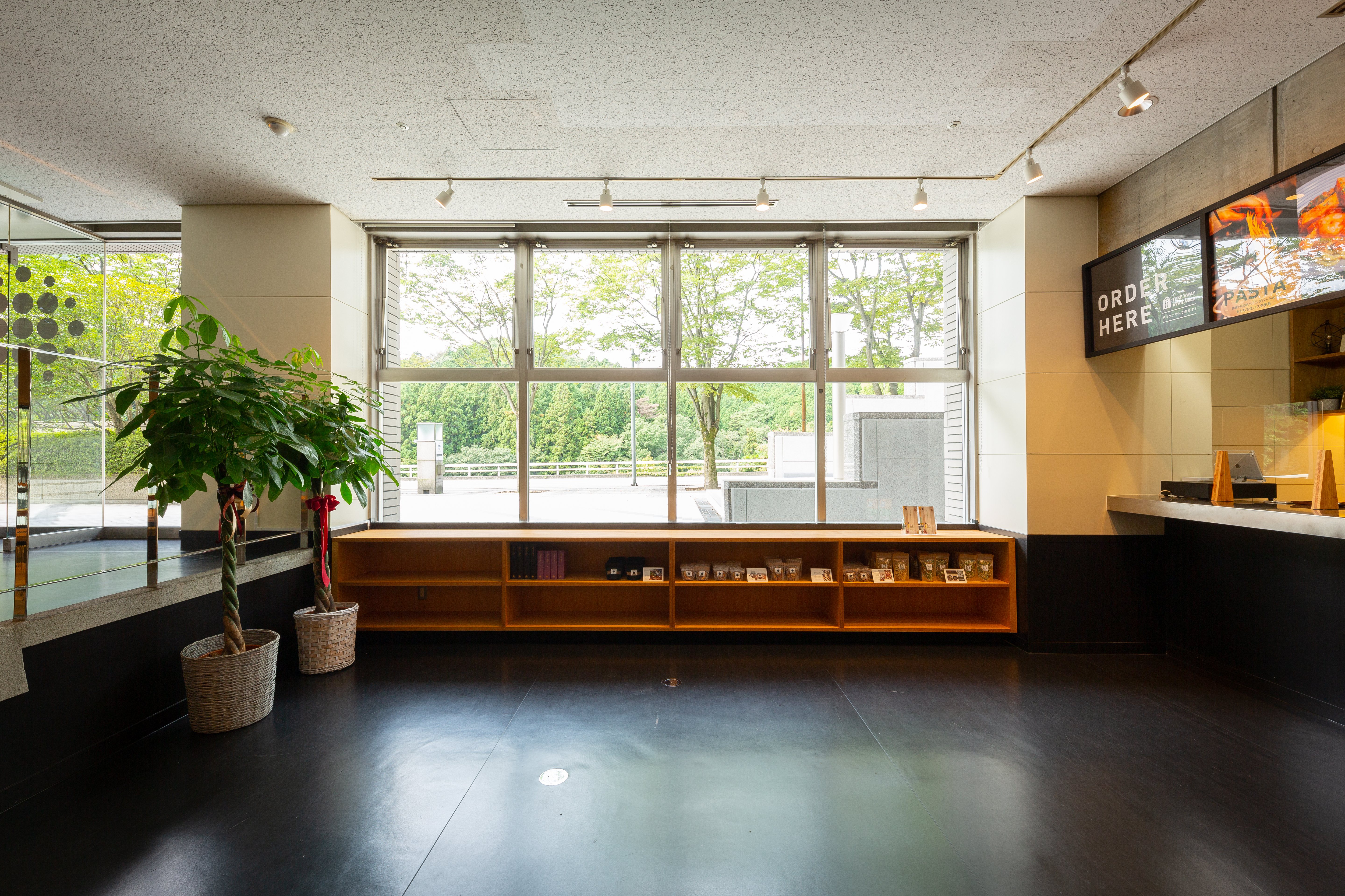 富沢西EBデンタルクリニック　歯科医院